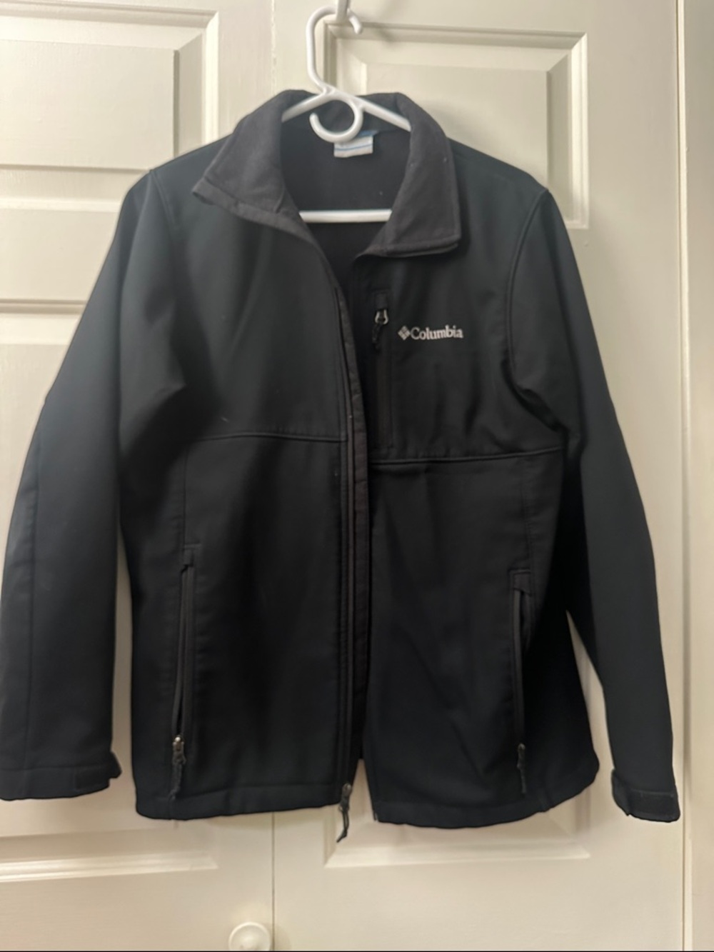 Columbia Men's Black Performance Softshell Jacket